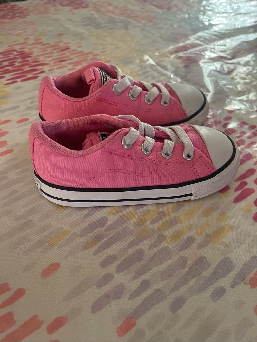 Converse Pink Low-Top Kids Canvas Sneakers size 8